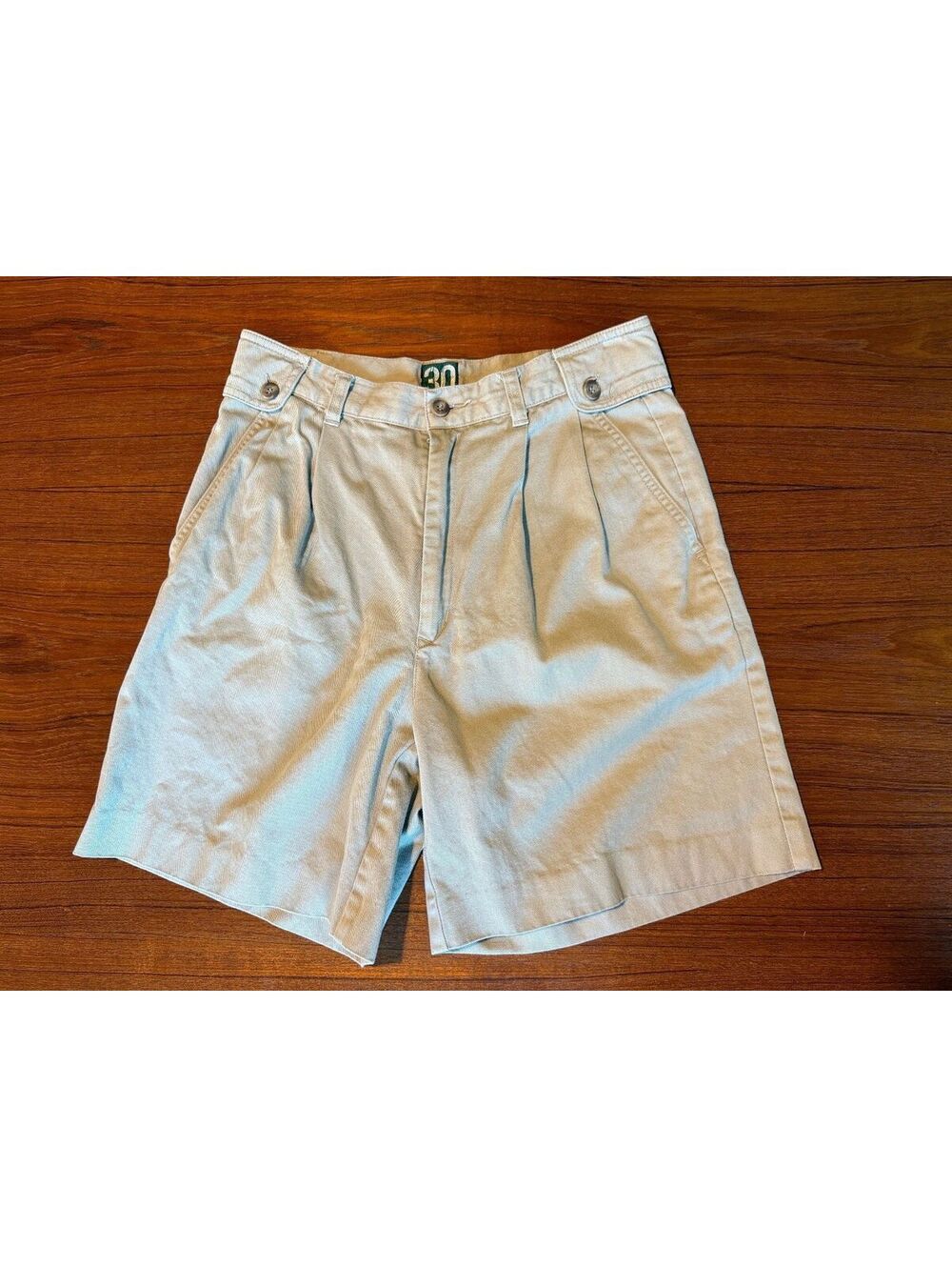 IZOD beige pleated khaki preppy normcore shorts